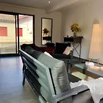 Maison 2 *