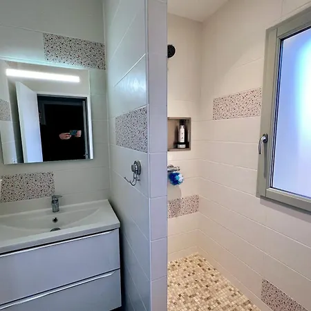 Maison 2 *